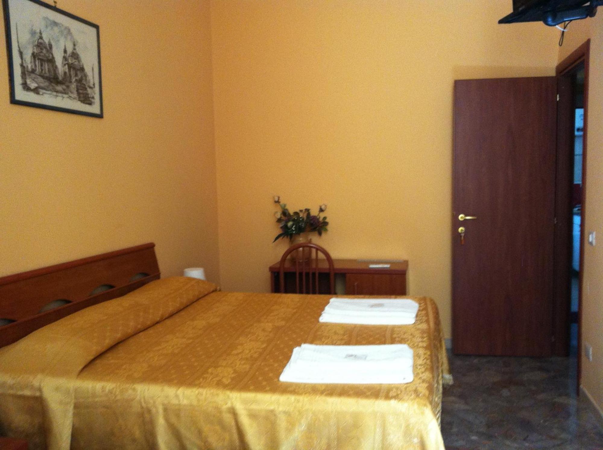 San Daniele Bundi House Hotel โรม ภายนอก รูปภาพ