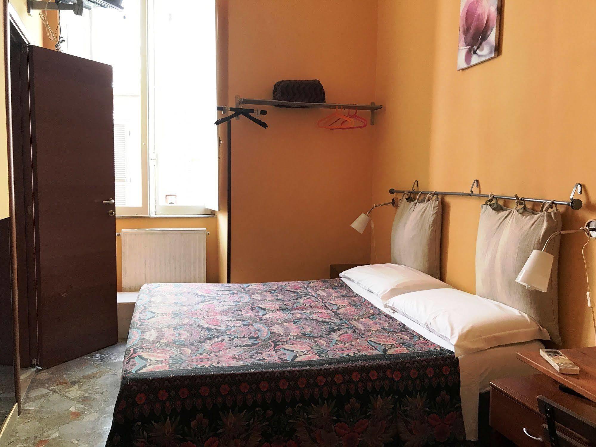 San Daniele Bundi House Hotel โรม ภายนอก รูปภาพ