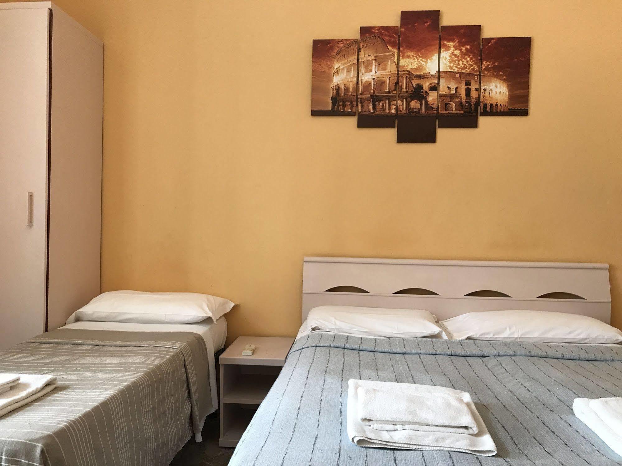 San Daniele Bundi House Hotel โรม ภายนอก รูปภาพ